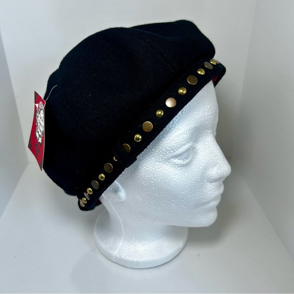 San Diego 100% Wool Women’s Studded Hat, NWT, O/S , Exterior Black, Interior Red
